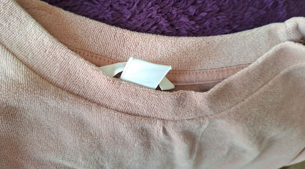 sweterek wkolorze morelowym