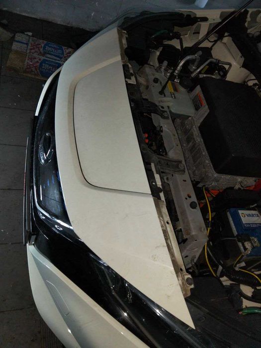 Накладка порту зарядки Nissan Leaf ZE1 2018-2023 номер 623205SA0B