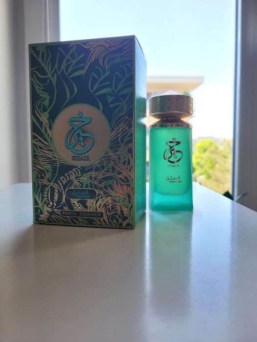 Zestaw różnych perfum