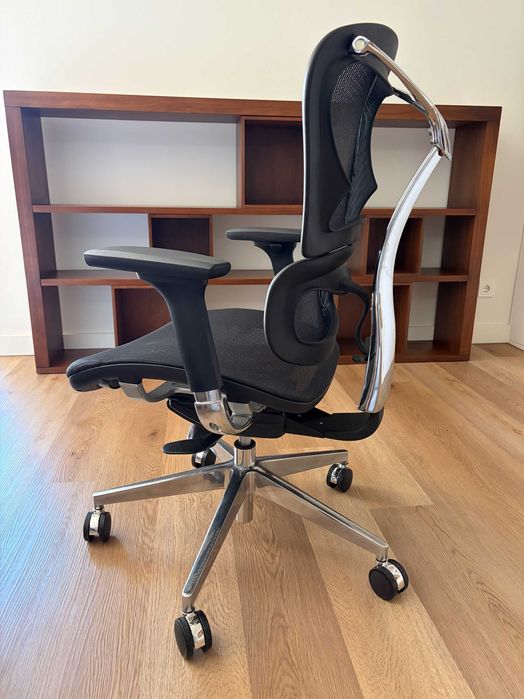 Cadeira de Escritório Ergonómica Ajustável e em Muito Bom Estado
