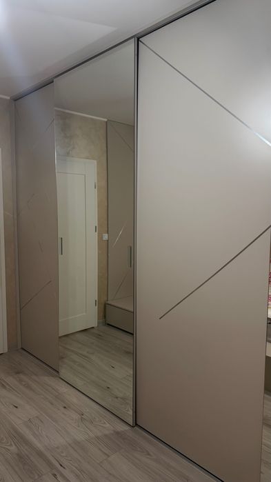 Drzwi przesuwne do szafy