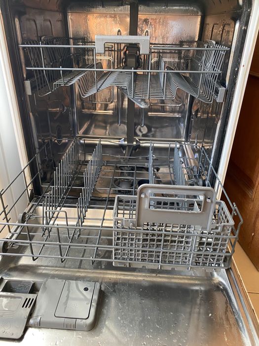 Máquina de lavar a loiça whirlpool