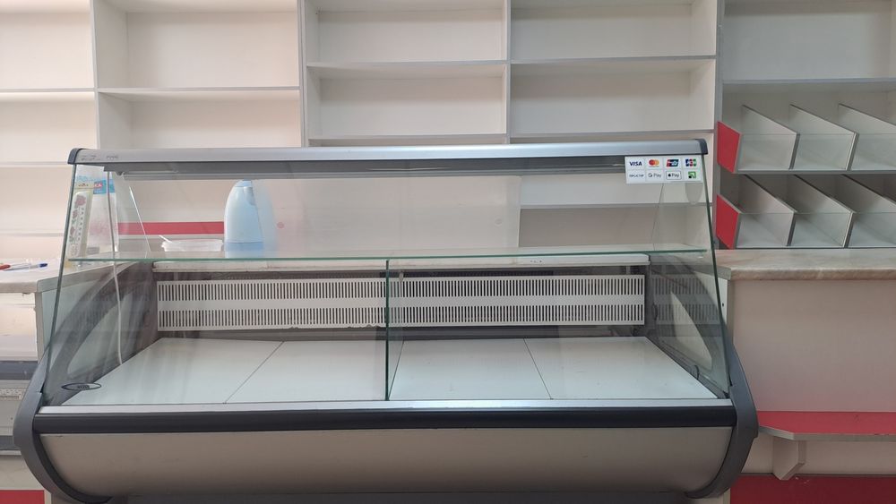 Вітрина для магазину