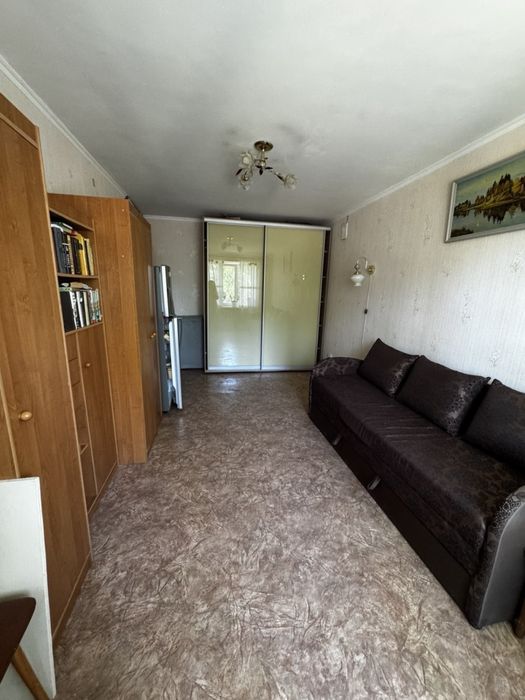 Продам 2 кімнатну  квартиру