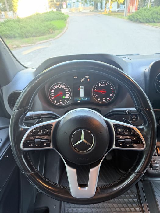 Mercedes Spriner 516 2019