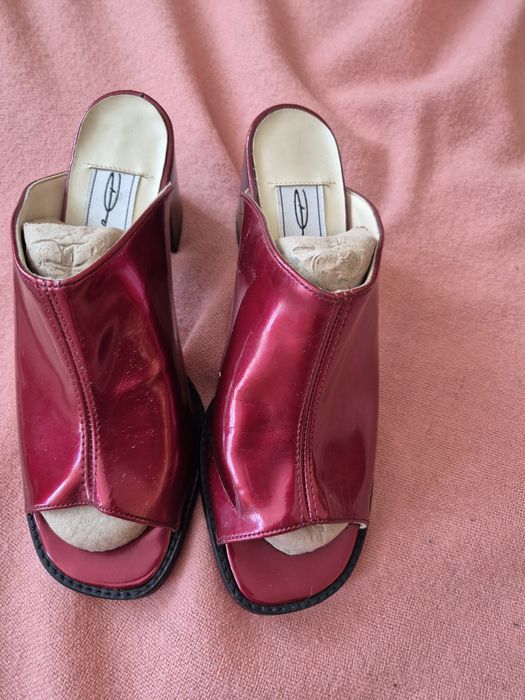 Nowe damskie pantofle rozm.39