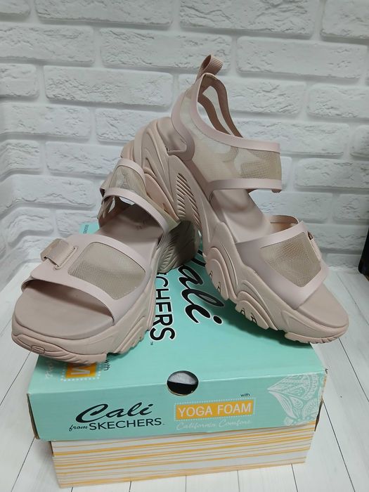 Жіночі сандалі Skechers 119858 BLSH