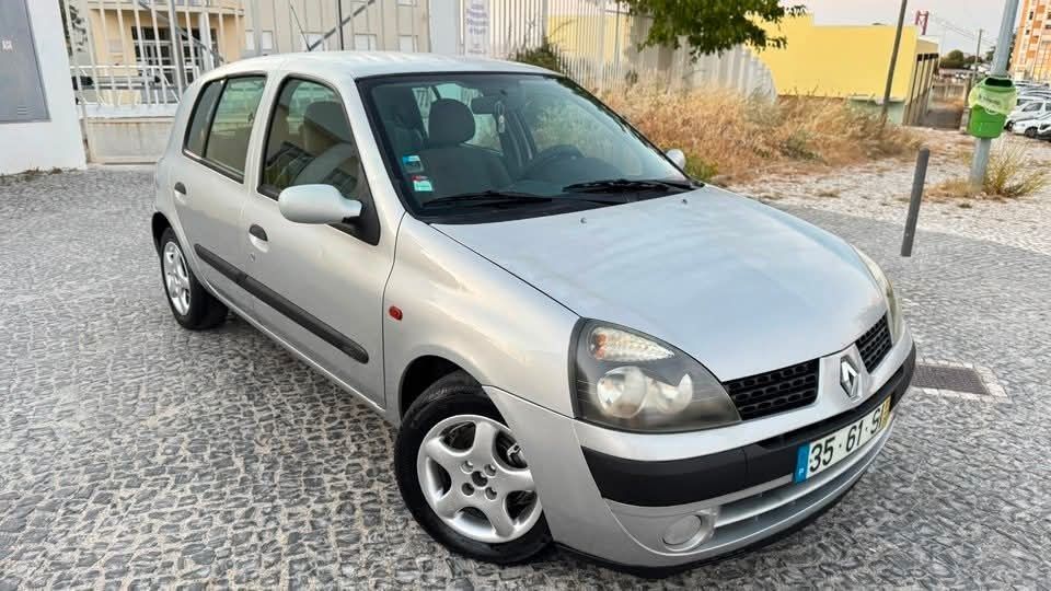 Renault Clio — fotografia 3
