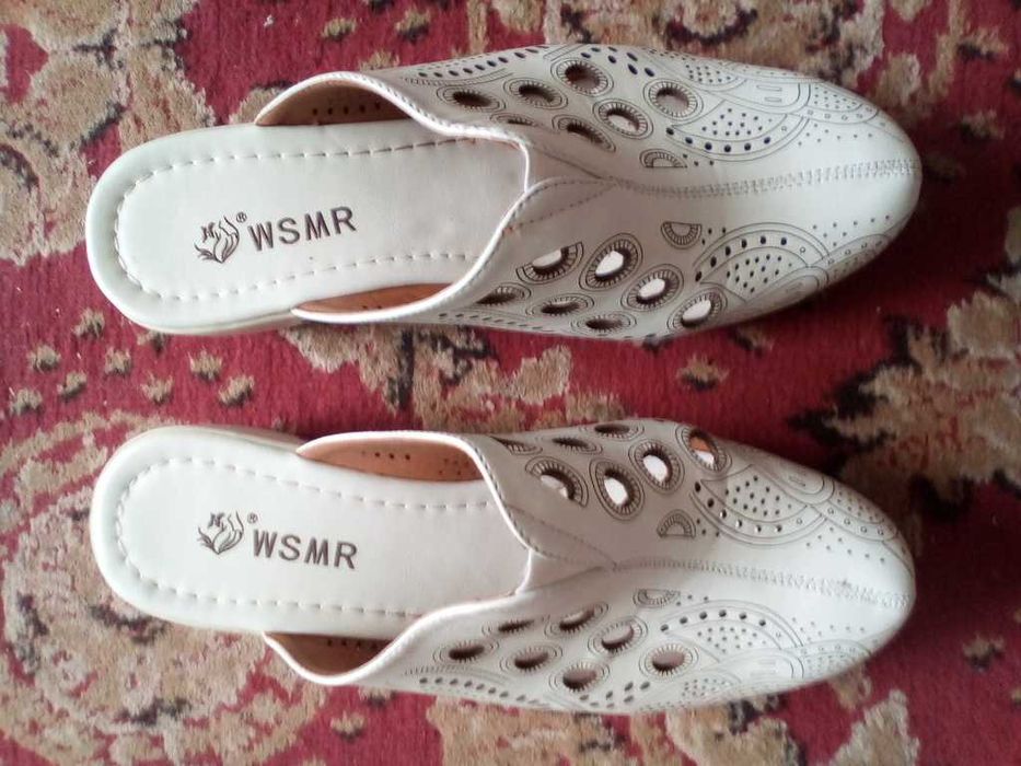 Босоножки женские