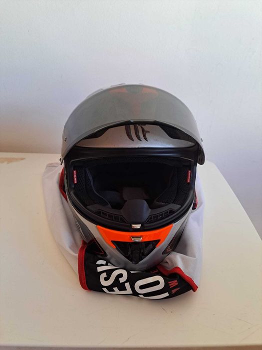 Capacete MT Helmets Rapide Carbon – Leve e de Alta Qualidade!