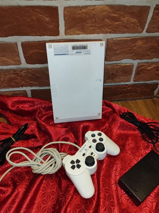 PlayStation 2 slim white