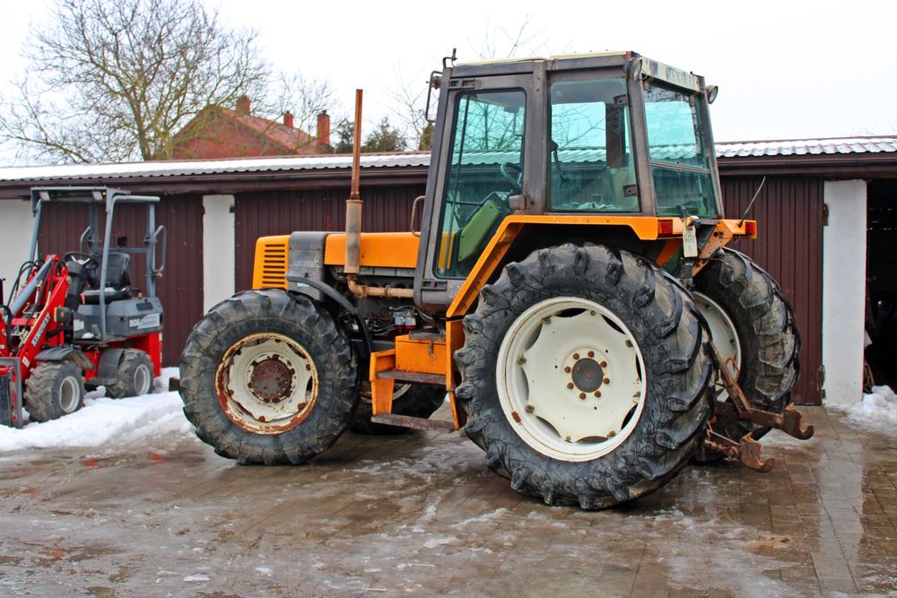 Ciągnik rolniczy Renault 133.14 TS ORYGINAŁ Mwm Prosty niezawodny