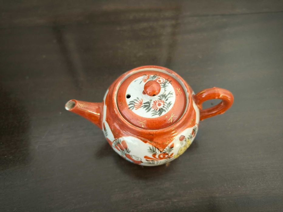 Bule (pequeno) vintage de louça asiática pintado à mão