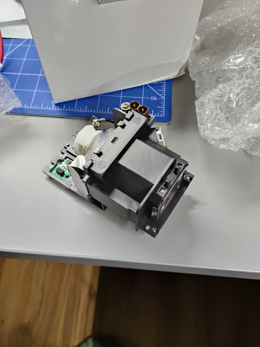 Oryginalna Lampa do Projektora Panasonic ET-LAV400 – NOWA
