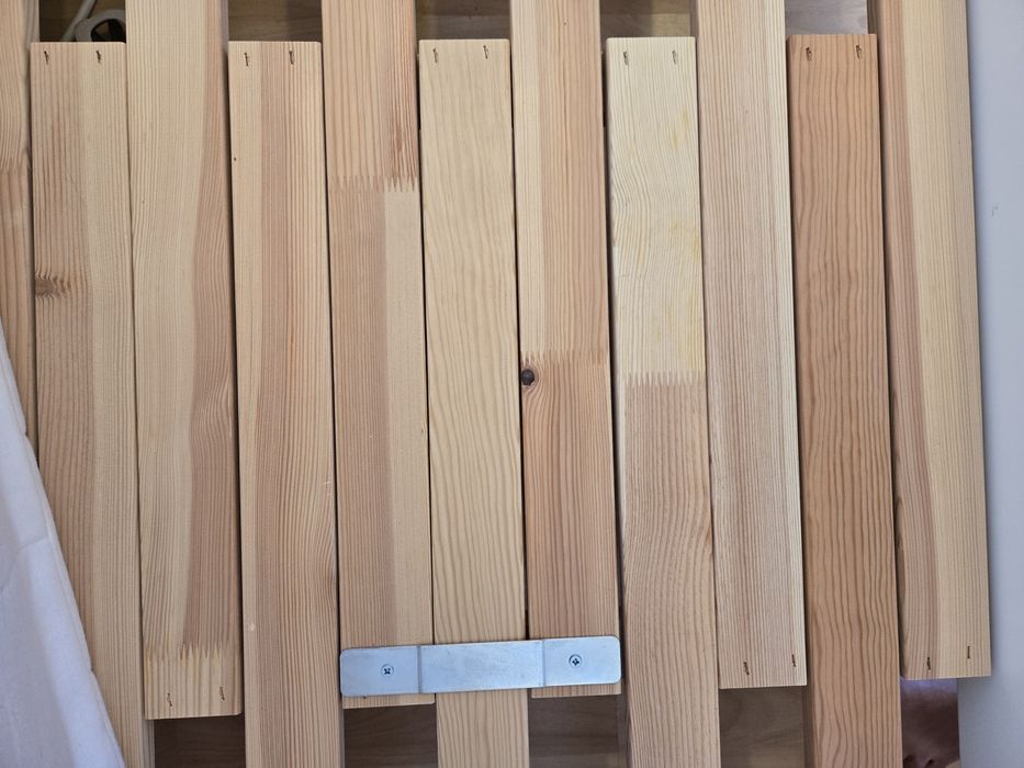 Cama e colchão infantil Ikea