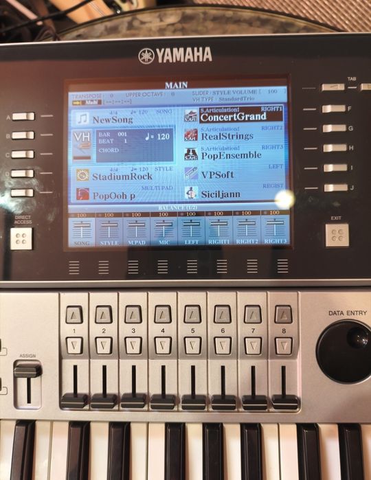 Yamaha Tyros 4 keyboard organy instrument klawiszowy