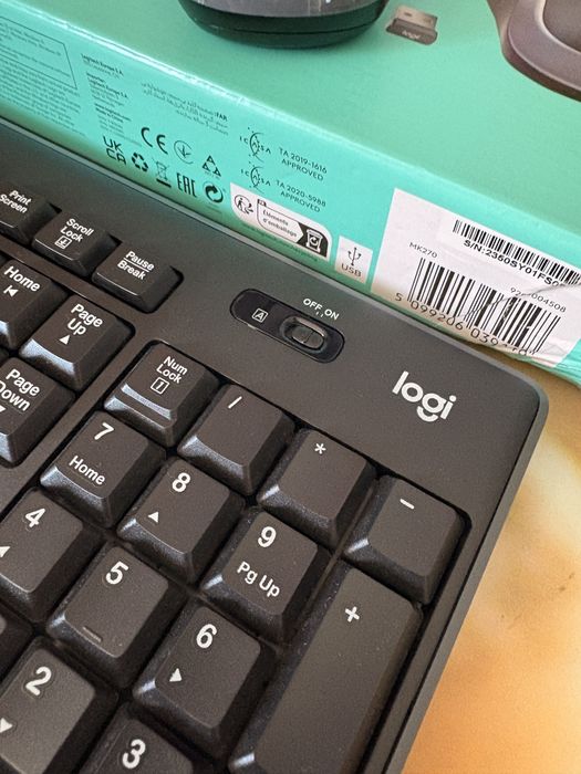 Logitech bezprzewodowa klawiatura z myszką