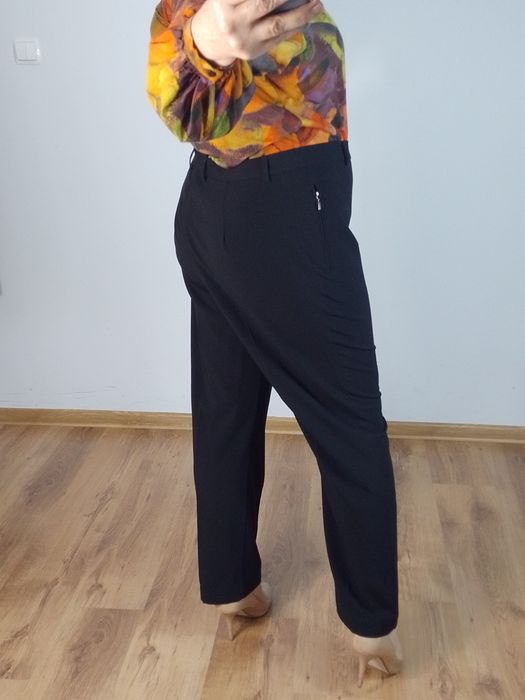 Czarne eleganckie spodnie damskie proste klasyczne wysoki stan