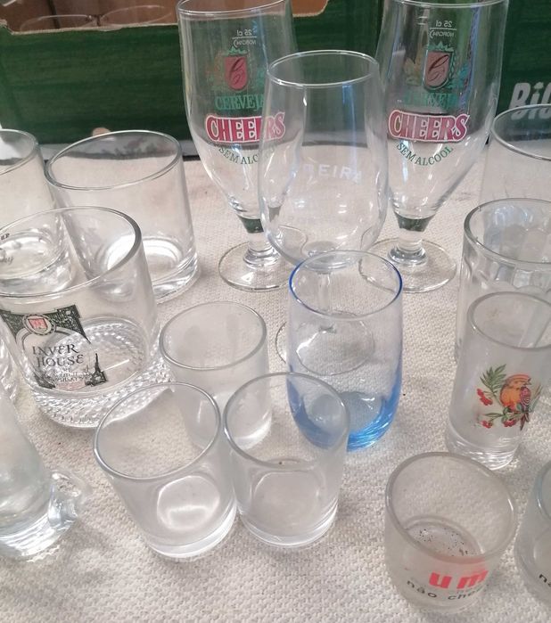 Copos diversos, lote "Chers", tudo por 5€