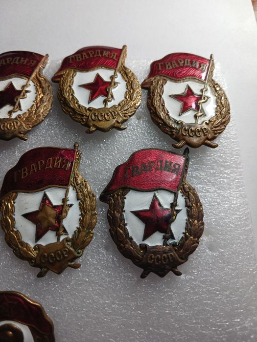 Продам знаки разних годов.