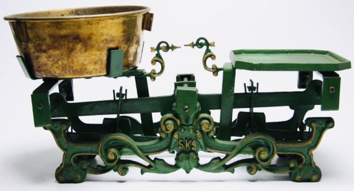 Balança de ferro antiga