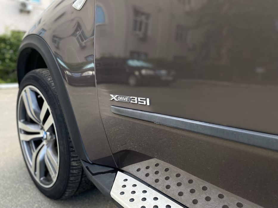 Автомобіль BMW X5 e70