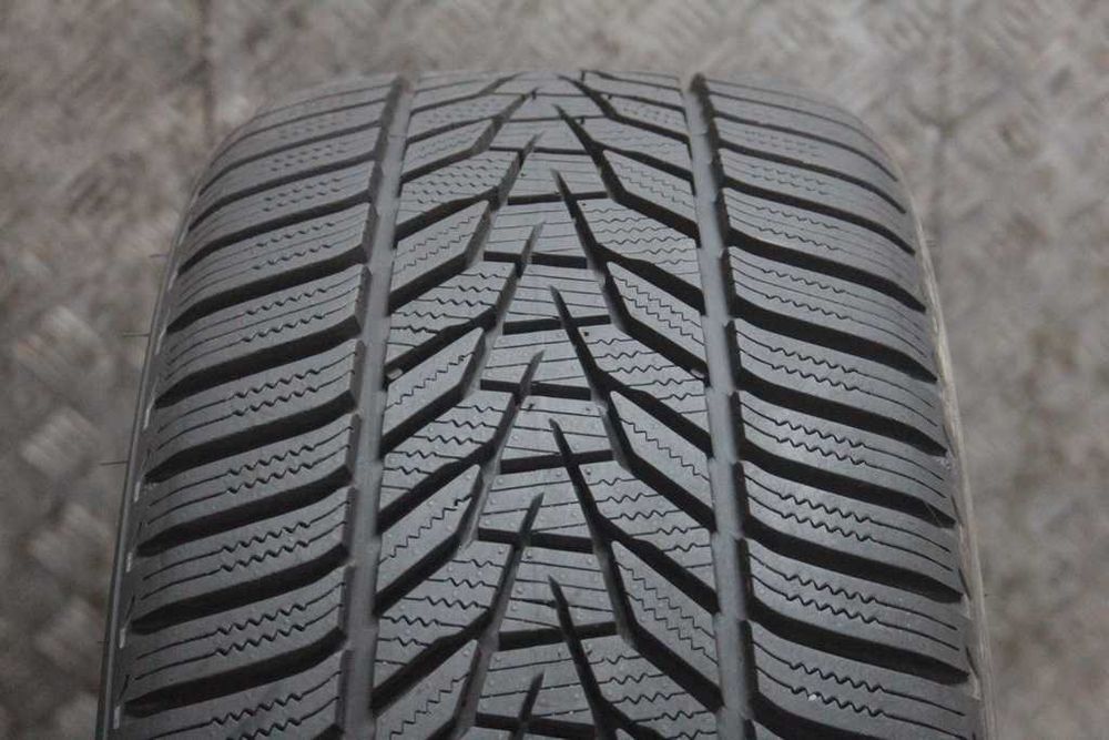225/40/18 Hankook Winter i *cept evo3 225/40 R18 92V XL 24r