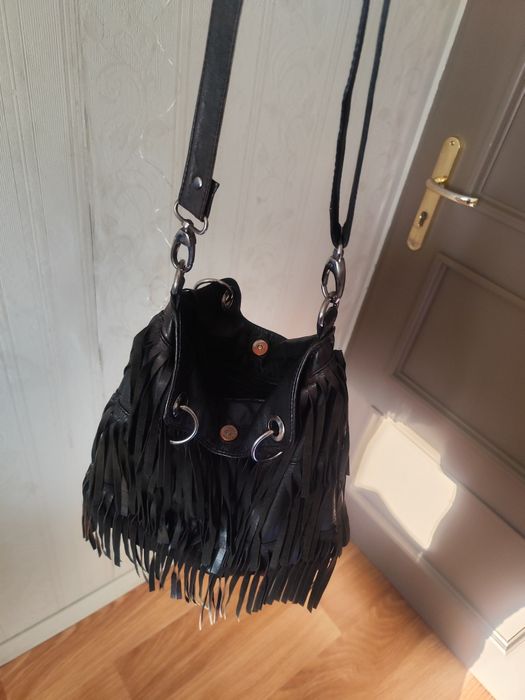 Сумка чорна з бахромою