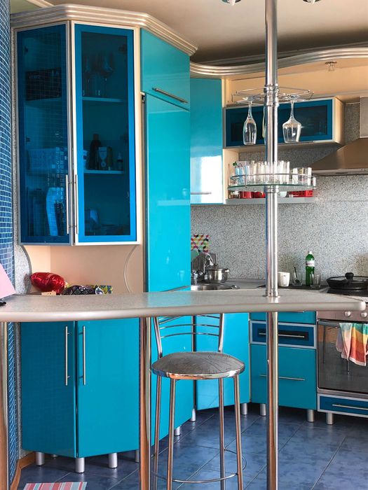 Продам:2-х к.кв.,общ.68м,с ремонтом,необычная планировка.