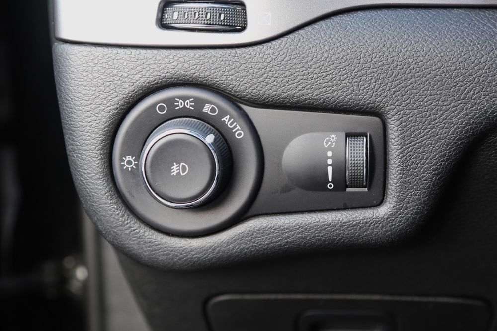 Jeep Cherokee 2018 VIN 1C4PJLCB6KD203724 фото оголошення 12 з 20