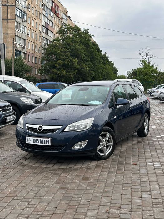 Продам Opel Astra J 2012 рік можлива розстрочка,кредит,обмін!