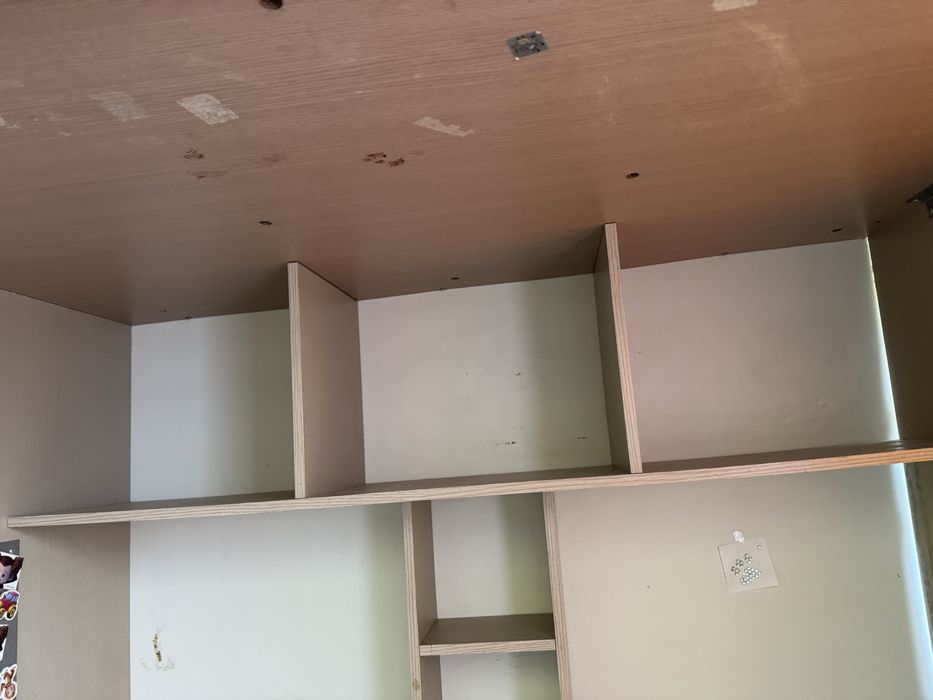 Дитяча кровать+стіл +шкаф матрас три в одному по гарні ціні!