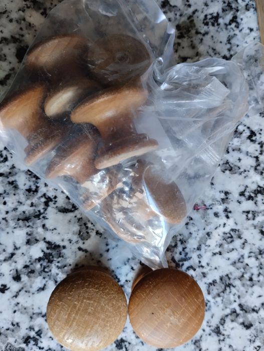 Puxadores em madeira