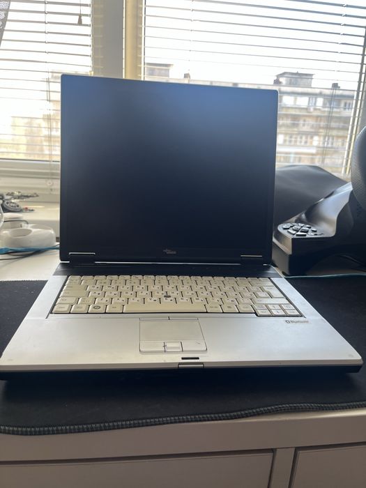 Ноутбук Fujitsu siemens