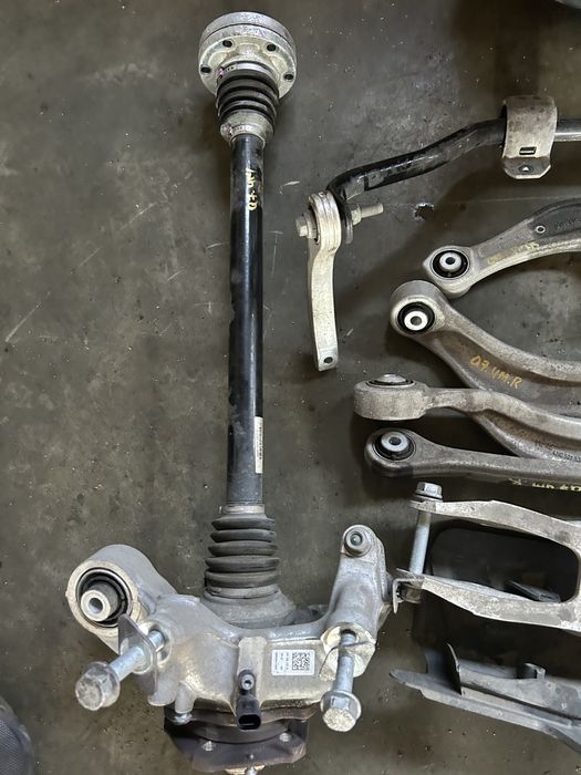 Подрамник підрамник подвеска Audi Q7 4M