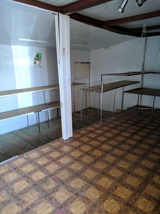 Продам магазин на ринку Південний м.Вараш.