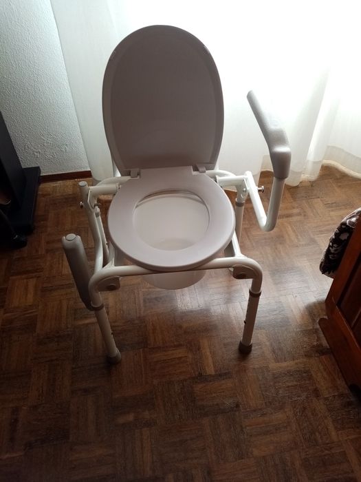 Sanita portátil -cadeira sanitária de quarto para mobilidade reduzida