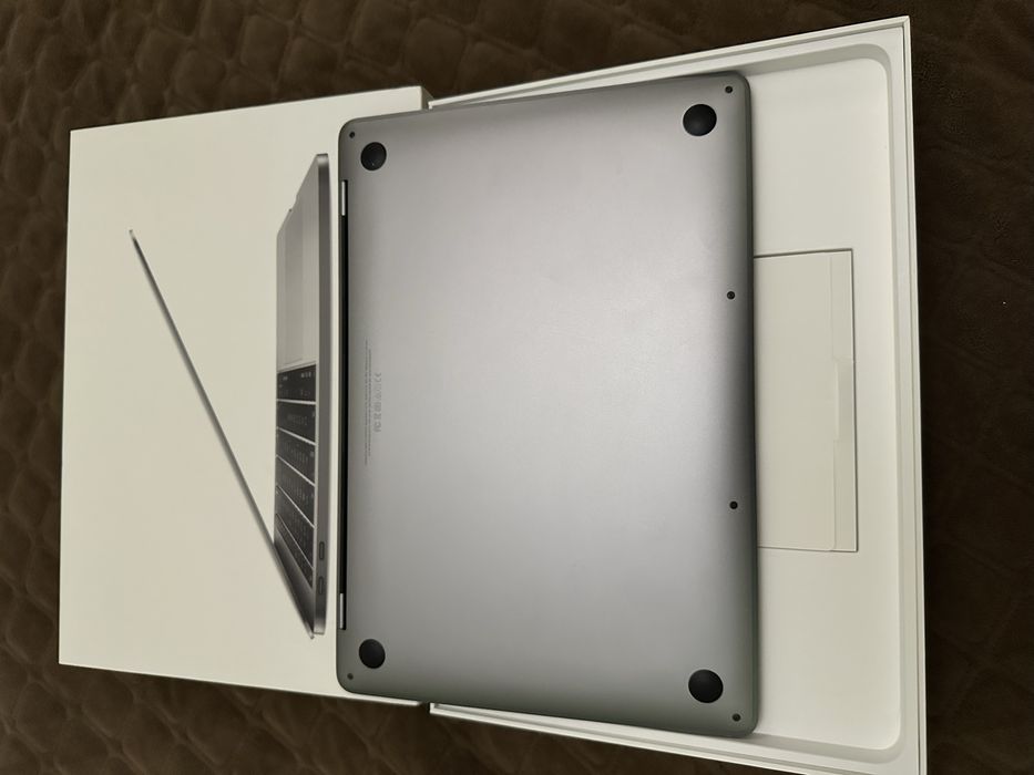 MacBook Pro 13 2017 256 gb