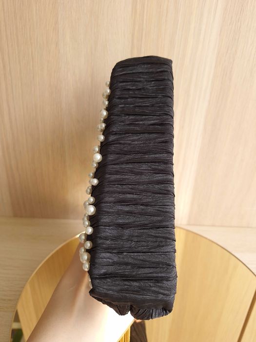 Torebka Czarna Złota Z Perełkami Z Uchwytem Do Ręki Na Ramię