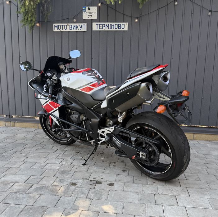 Yamaha R1 доставка-обмін