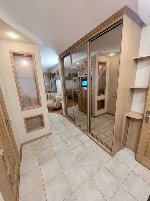 Без комісії продам 3-к. на вул. Борщагівська, 133. Метро Політехнічна