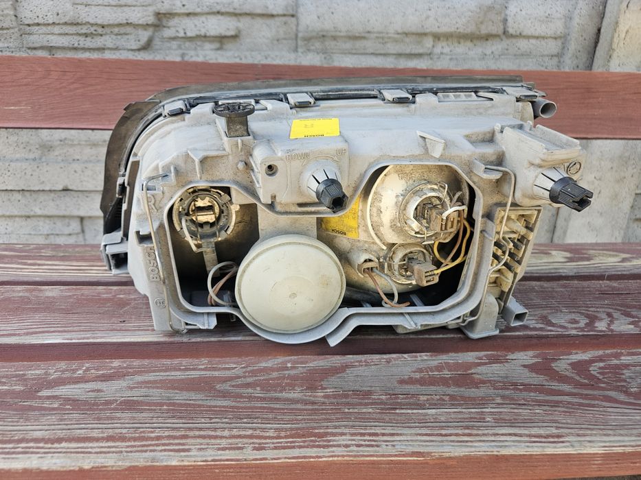 Mercedes W202 Lampa Przód prawa Bosch