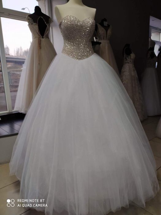 Suknia ślubna KSIĘŻNICZKA nowa