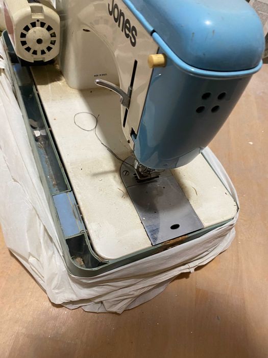 Швейная машина Jones