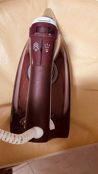 Vendo ferro de engomar a vapor Rowenta Focus Excel 2700w como novo e em caixa