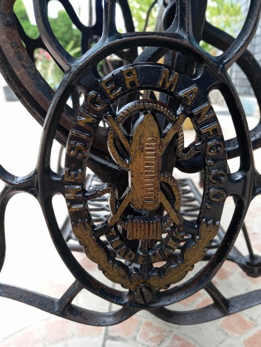 Máquina de costura Singer antiga