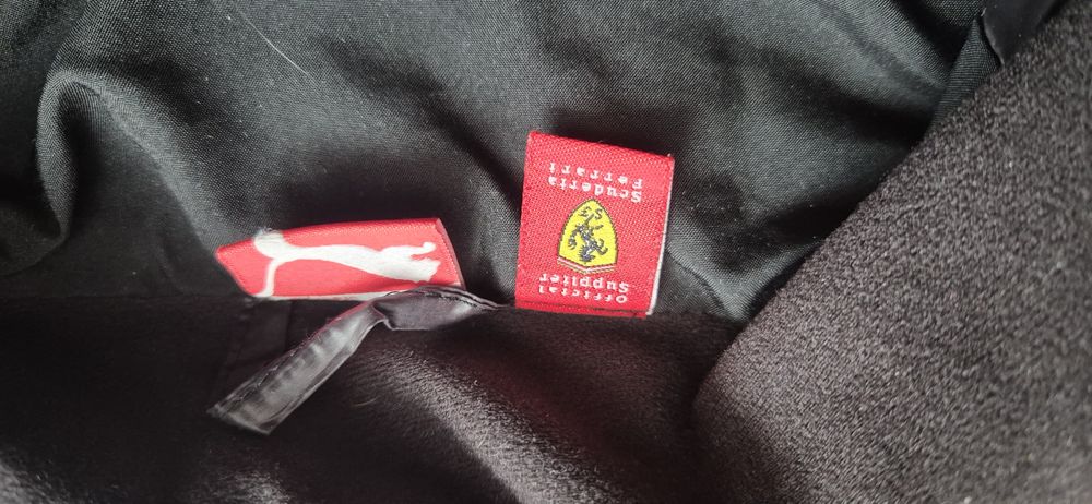 Sprzedam kurtkę Ferrari.