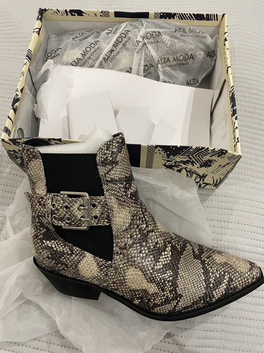 Bota padrao cobra castanha e beje