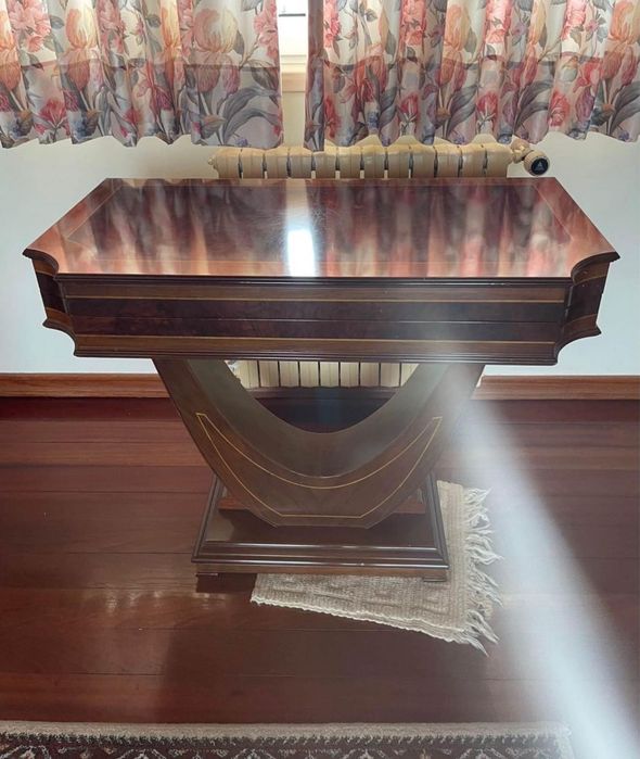 Game Table / Display Stand