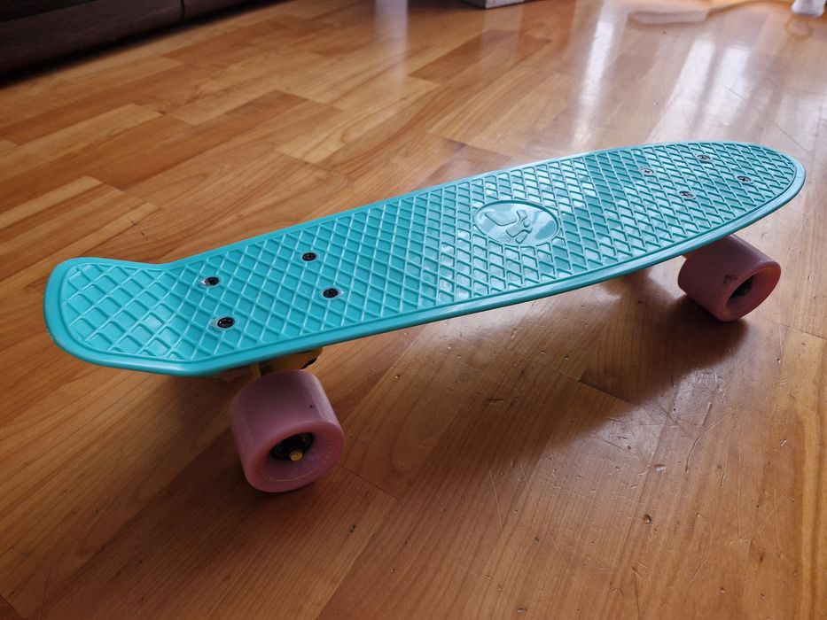 Deskorolka jak nowa 56cm